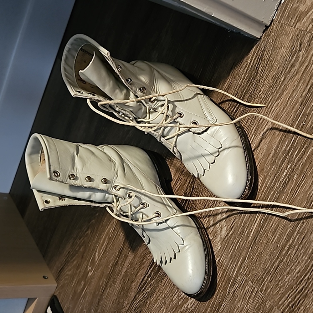 Rare vintage Justin pearl white lace up boots